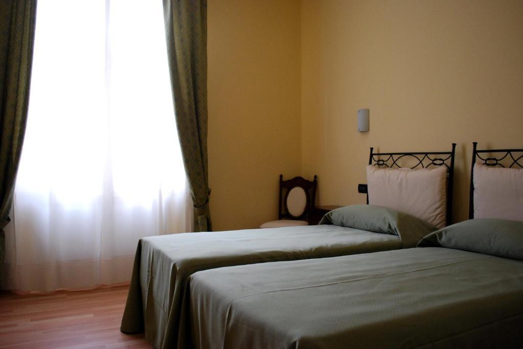 Hotel Il Convento Trino Camera foto