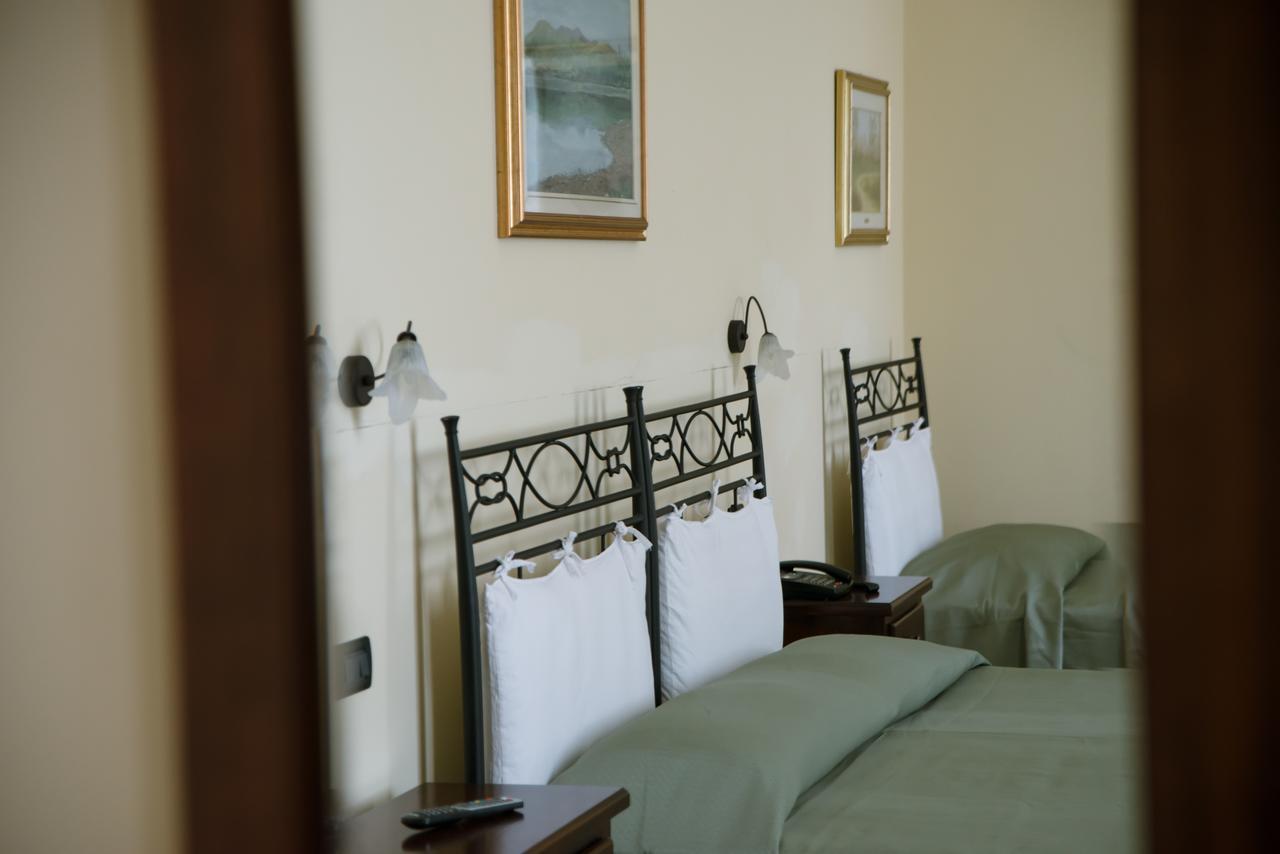 Hotel Il Convento Trino Esterno foto