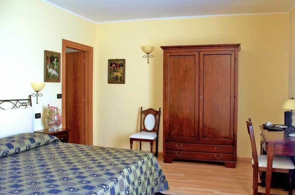 Hotel Il Convento Trino Esterno foto