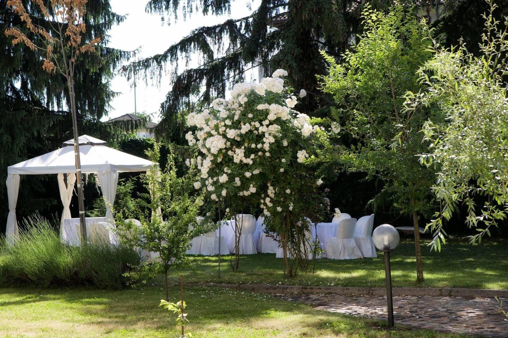 Hotel Il Convento Trino Esterno foto