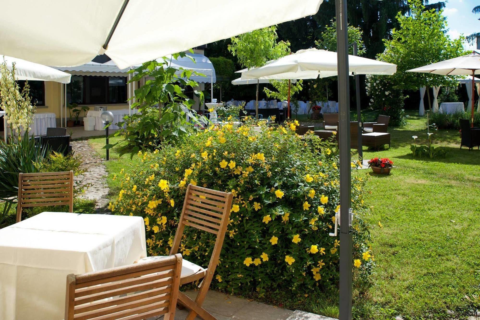 Hotel Il Convento Trino Esterno foto